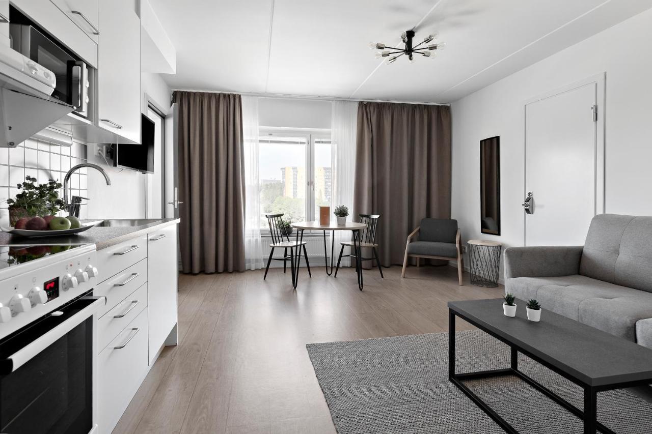 Forenom Hotel Flemingsberg - 10Min From Aelvsjoe Huddinge Eksteriør billede