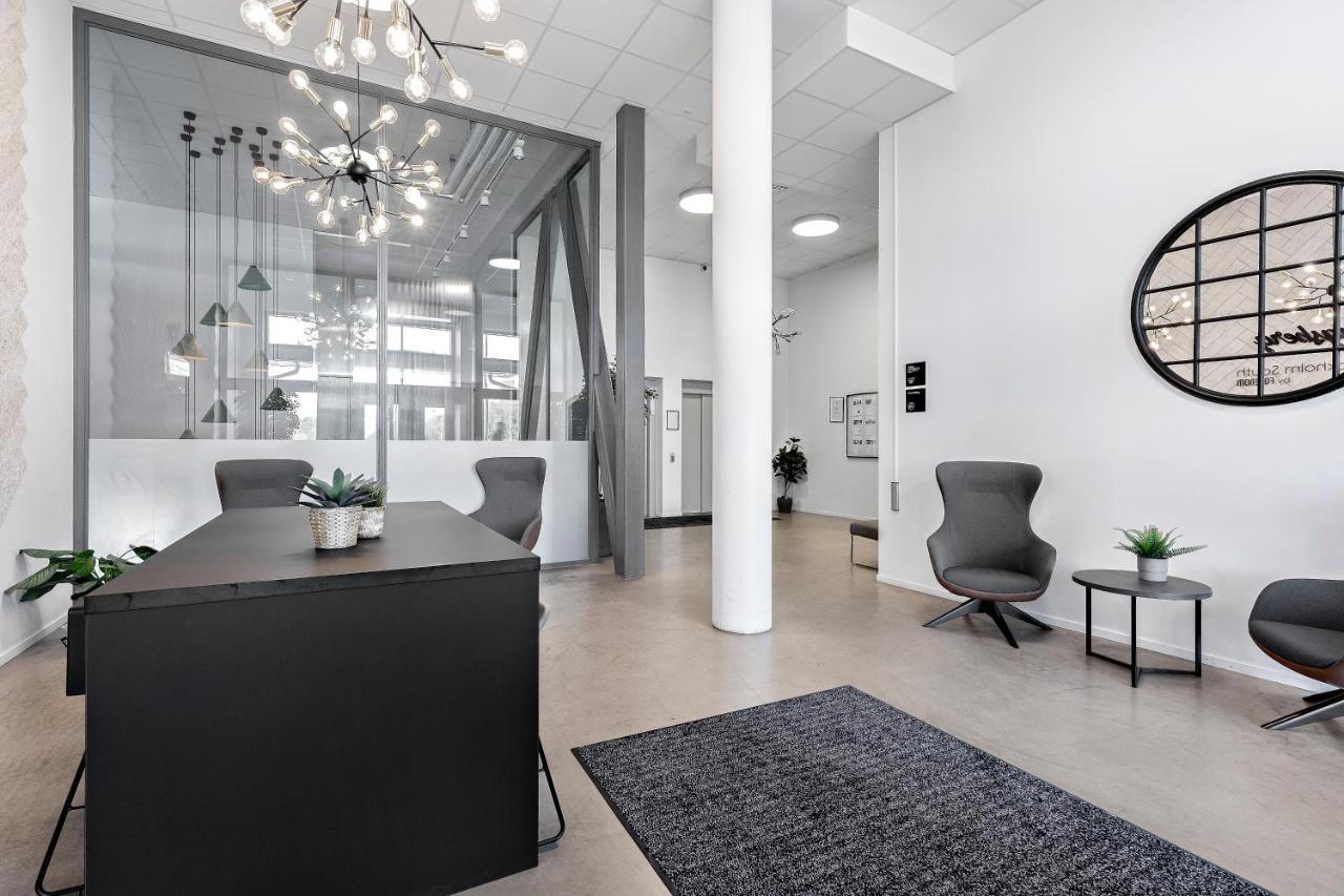 Forenom Hotel Flemingsberg - 10Min From Aelvsjoe Huddinge Eksteriør billede