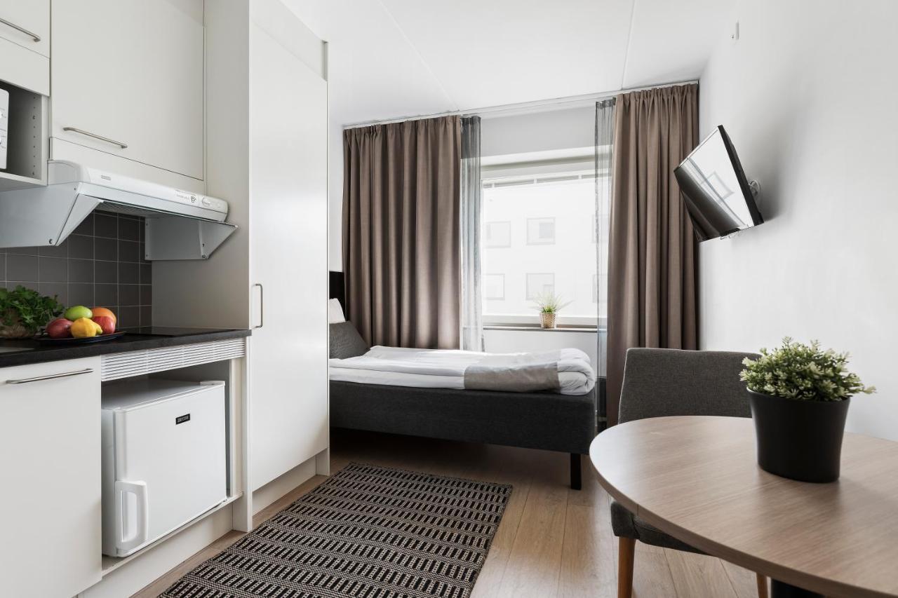 Forenom Hotel Flemingsberg - 10Min From Aelvsjoe Huddinge Eksteriør billede