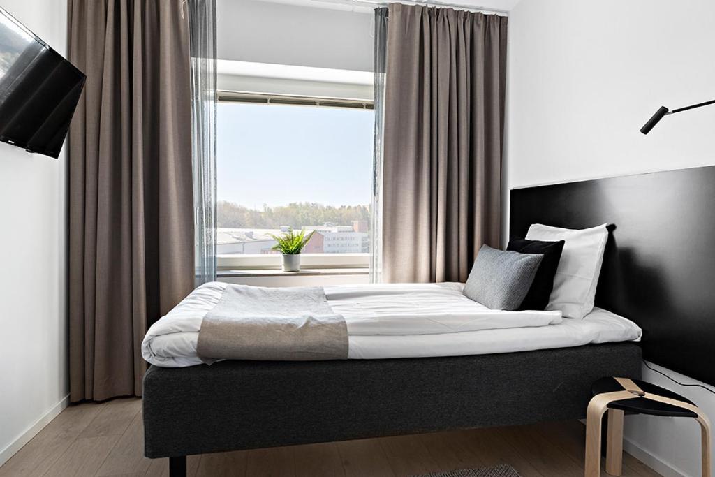 Forenom Hotel Flemingsberg - 10Min From Aelvsjoe Huddinge Eksteriør billede