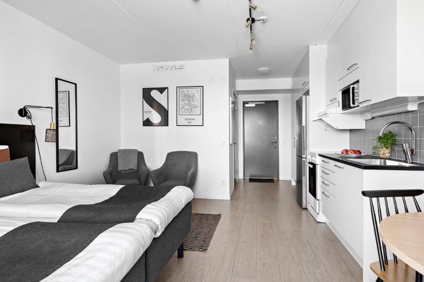 Forenom Hotel Flemingsberg - 10Min From Aelvsjoe Huddinge Eksteriør billede