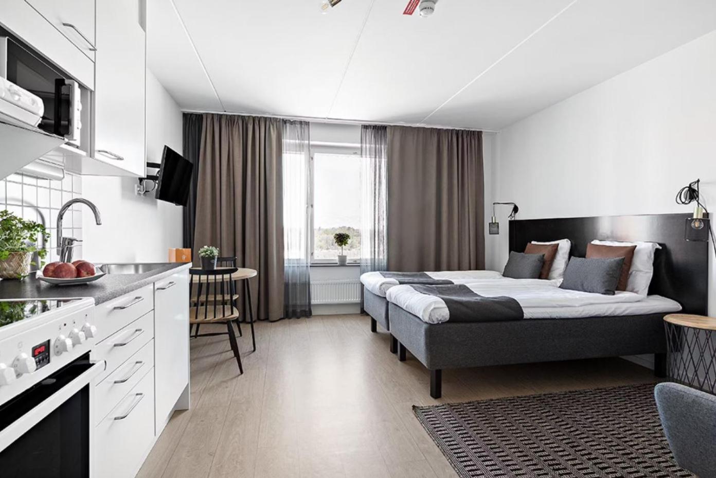 Forenom Hotel Flemingsberg - 10Min From Aelvsjoe Huddinge Eksteriør billede