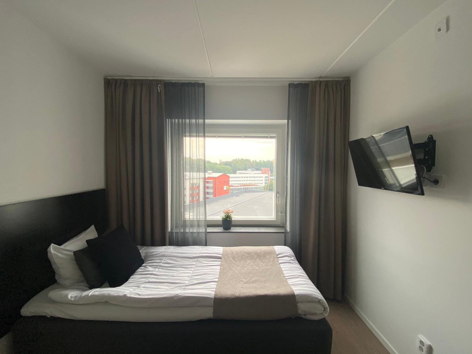 Forenom Hotel Flemingsberg - 10Min From Aelvsjoe Huddinge Eksteriør billede