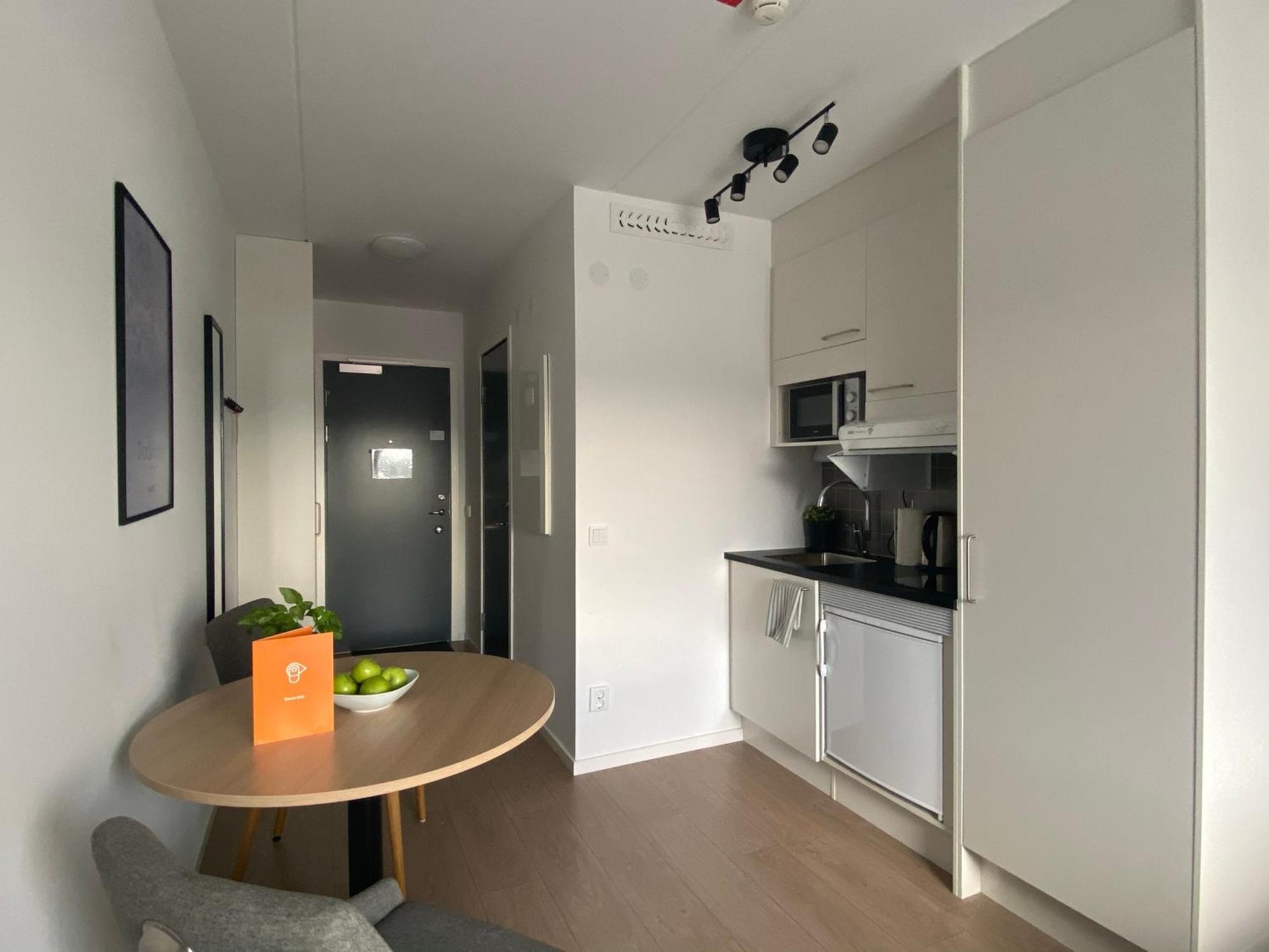 Forenom Hotel Flemingsberg - 10Min From Aelvsjoe Huddinge Eksteriør billede